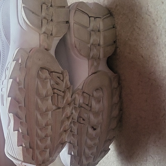 Fila Womens size 9 shoe - Picture 4 of 5